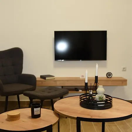 Luxury Apartment *